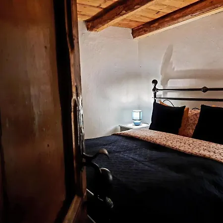 La Casa Rosa Di Segusino With Jacuzzi In Garden Holiday home *