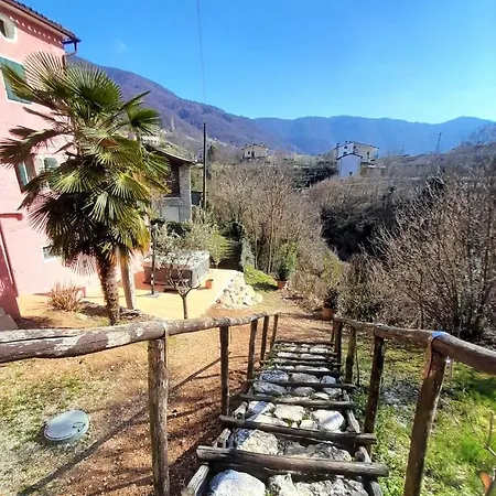 La Casa Rosa Di Segusino With Jacuzzi In Garden Sequsino