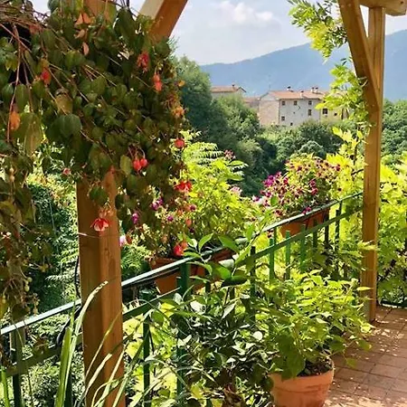 La Casa Rosa Di Segusino With Jacuzzi In Garden Holiday home Sequsino